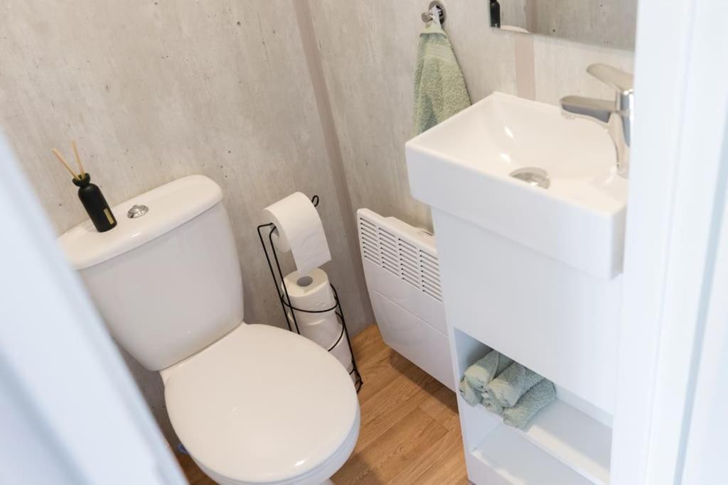 דירות Vilseck Gemuetliches, Voll Ausgestattes Tiny House מראה חיצוני תמונה