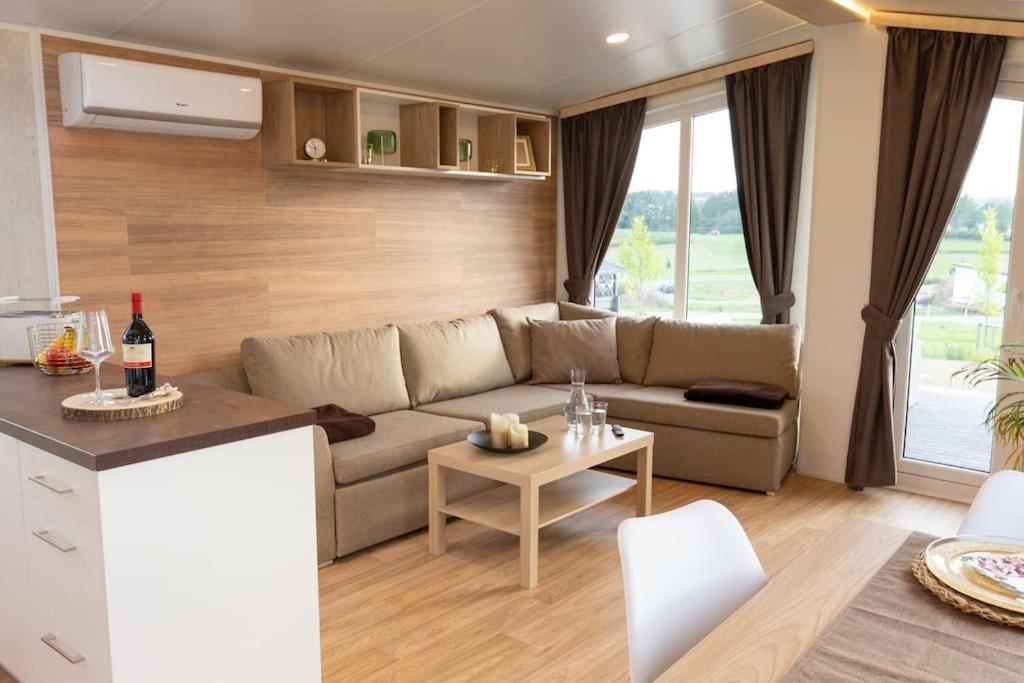 דירות Vilseck Gemuetliches, Voll Ausgestattes Tiny House מראה חיצוני תמונה