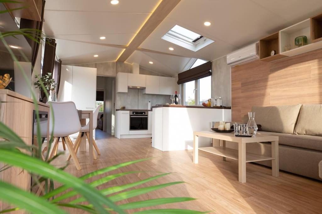 דירות Vilseck Gemuetliches, Voll Ausgestattes Tiny House מראה חיצוני תמונה